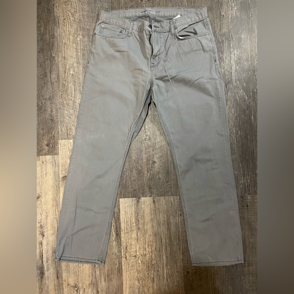 Men’s Old Navy pants.